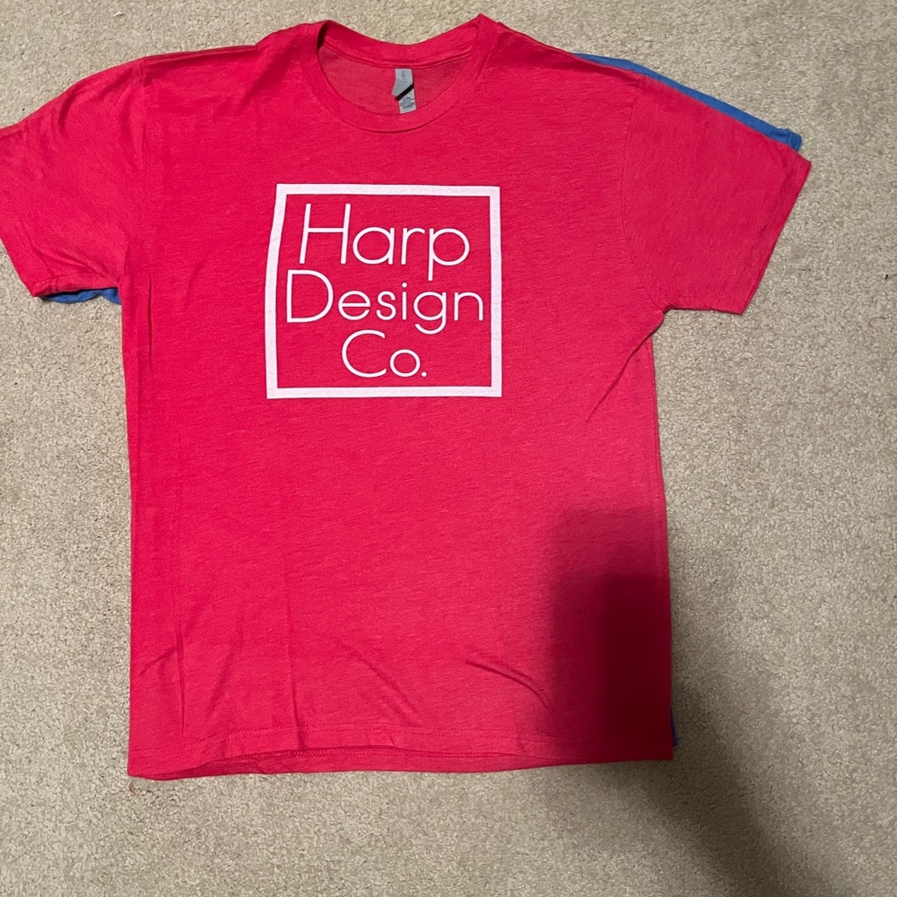 CLINT HARP DESIGNS HGTV “MAGNOLIA” Red T shirt size Large